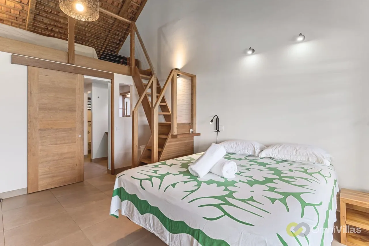Beachfront One Bedroom Bungalow in Temae photo 4