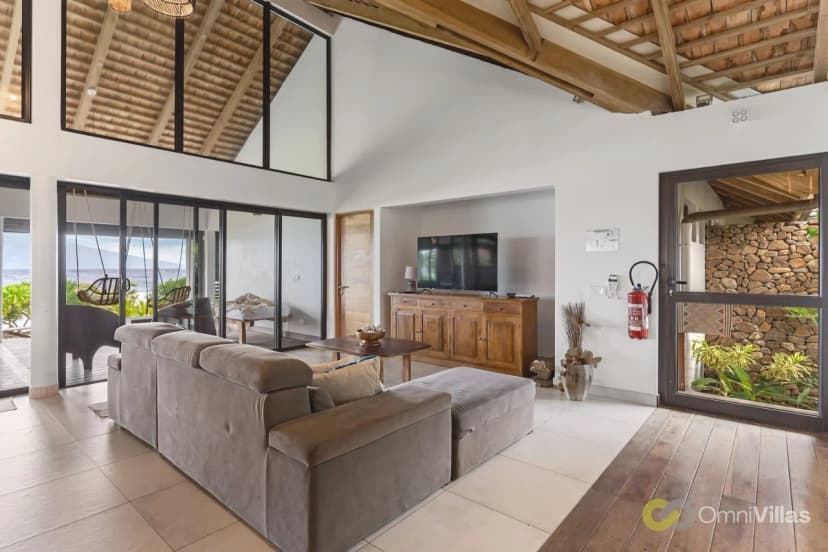 Expansive Beachfront Villa in Moorea
