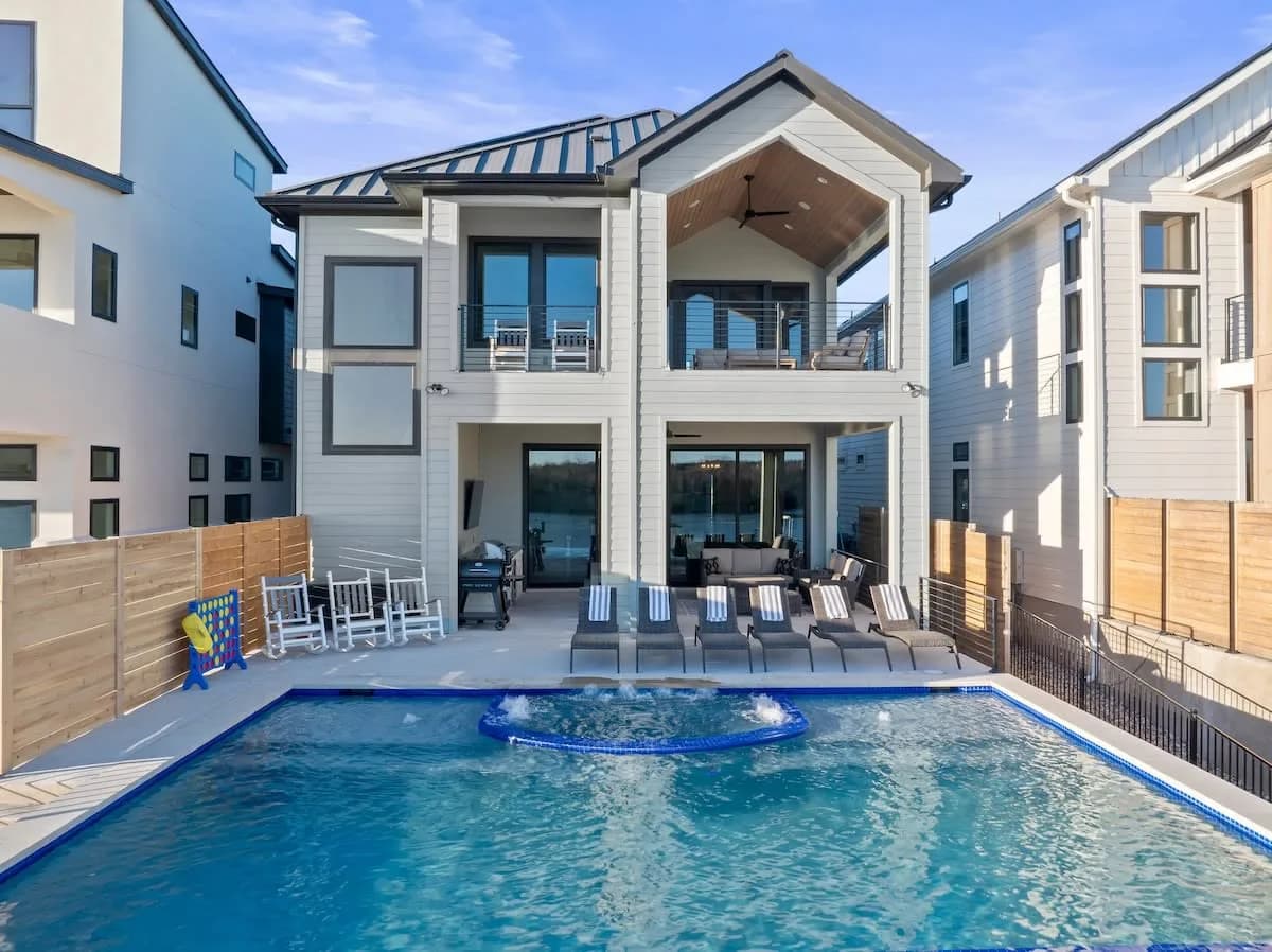 Waterfront Five Bedroom Retreat in Kingsland photo 3
