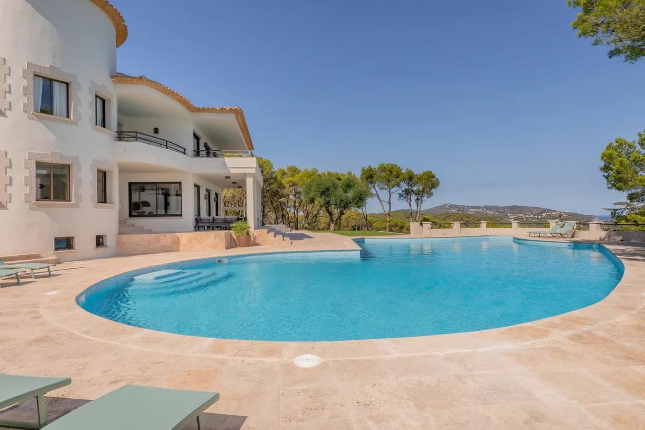 Fantastic Luxury Villa In Costa Brava