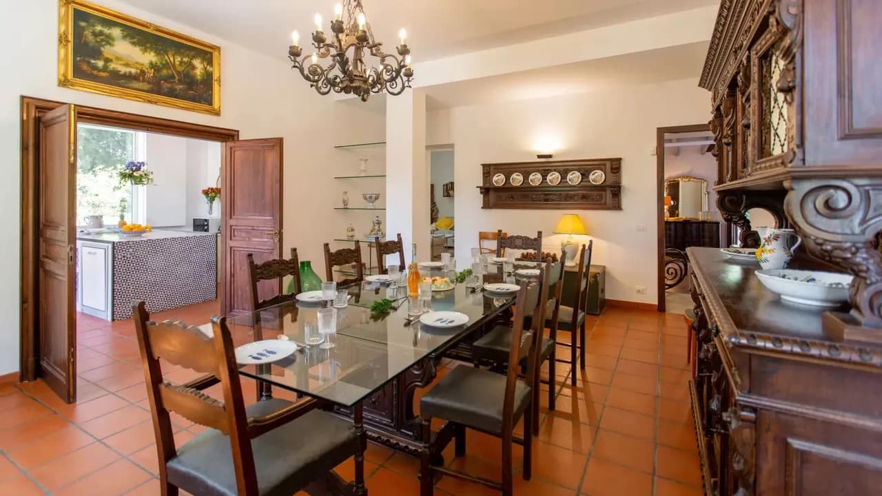 Modern Villa With Classical Inspiration photo 4
