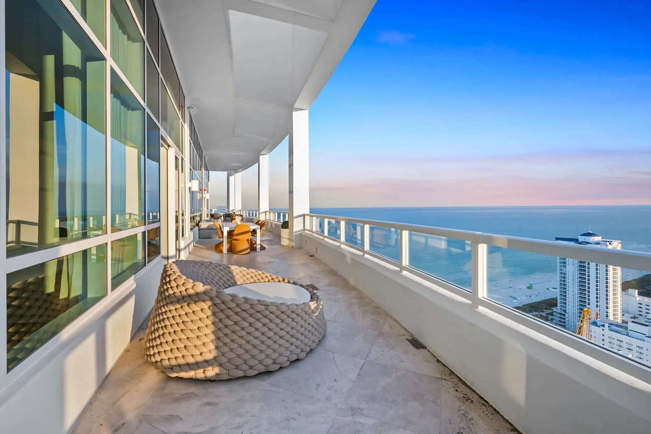 Beachfront Penthouse in Miami Beach photo 3