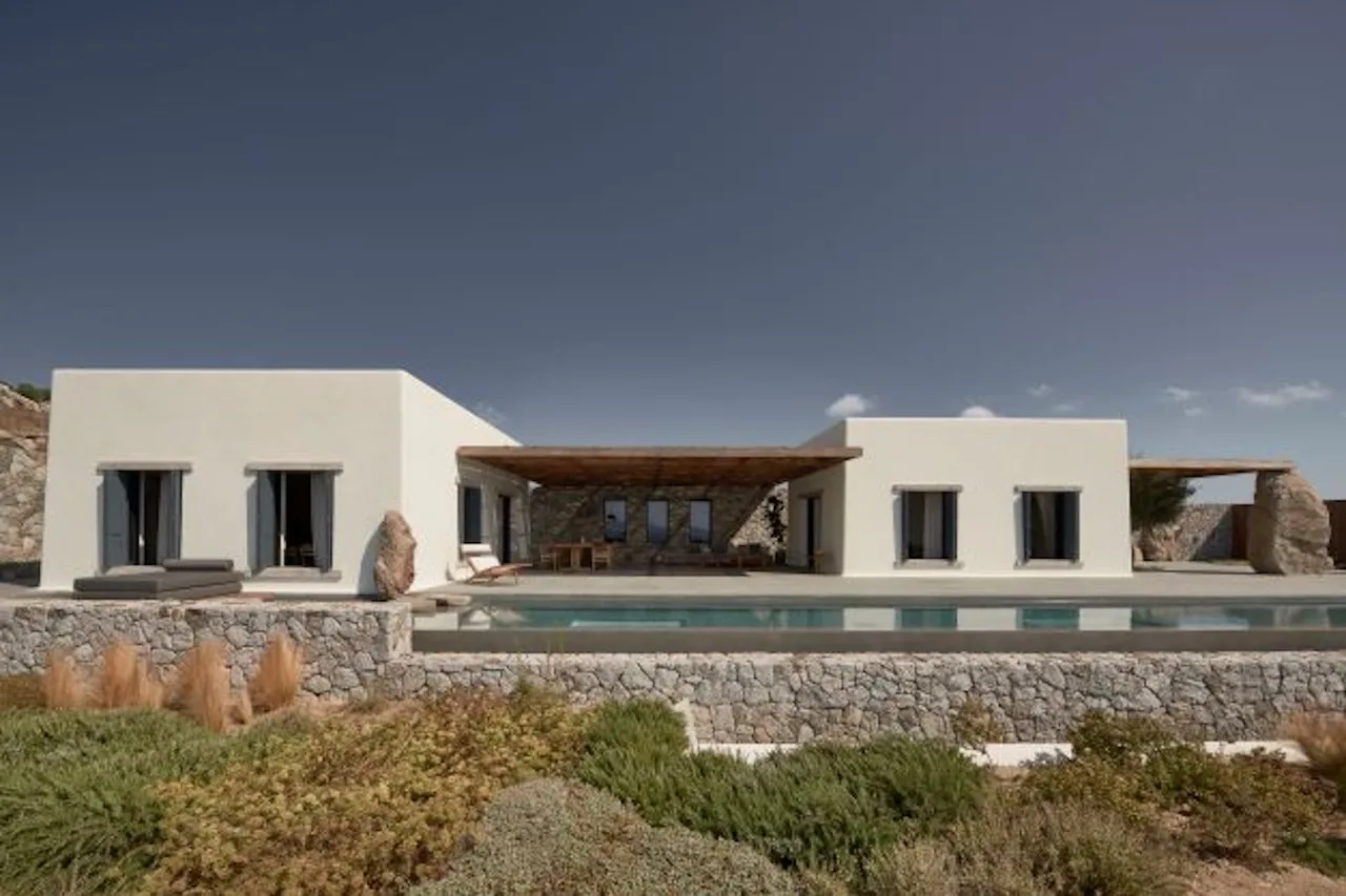 Luxurious Mykonos Villa with Sea Views