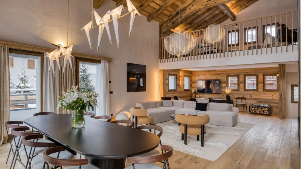 SUPERB 5BR CHALET WITH BEAUTIFUL MOUNTAIN VIEWS photo 2