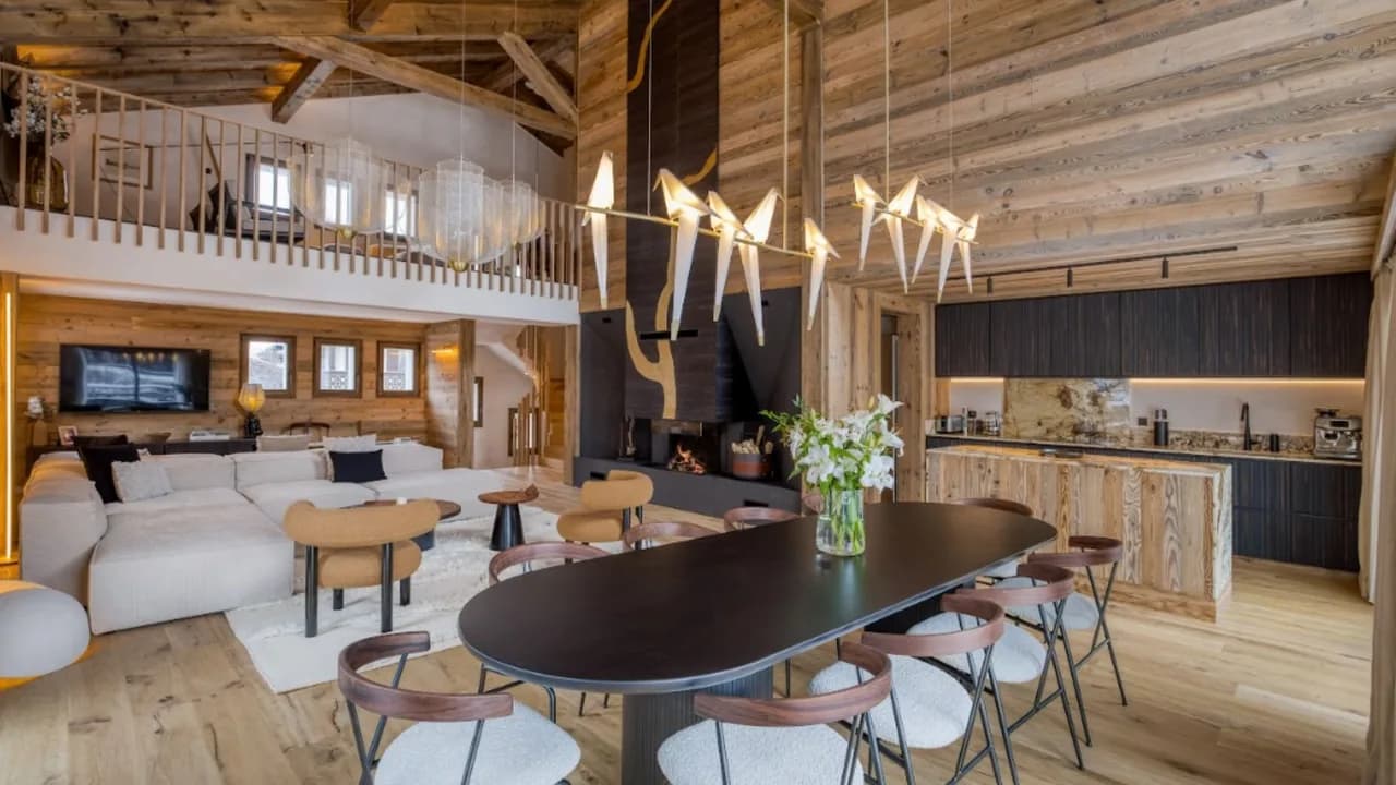 SUPERB 5BR CHALET WITH BEAUTIFUL MOUNTAIN VIEWS photo 3