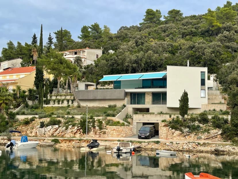 Luxury Zrnovo Bay Villa with Infinity pool