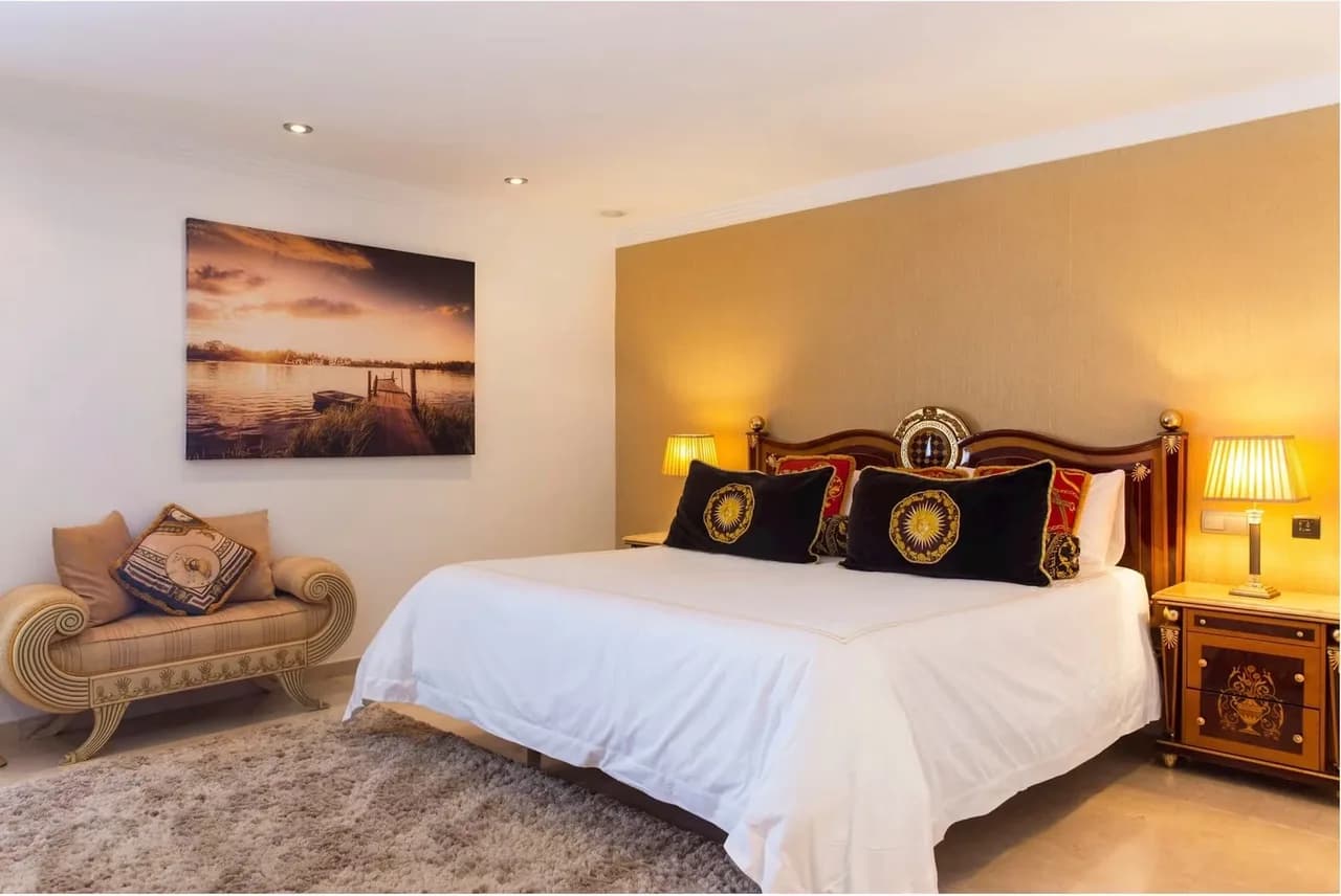 Modern And Elegant Versace Themed Villa photo 4