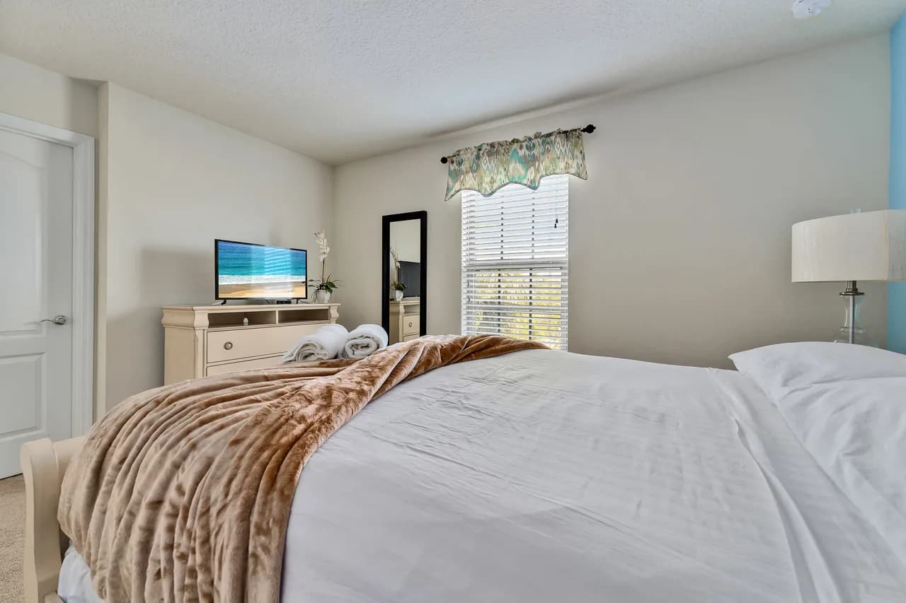 Group-Friendly Pool Villa in Four Corners Florida photo 2