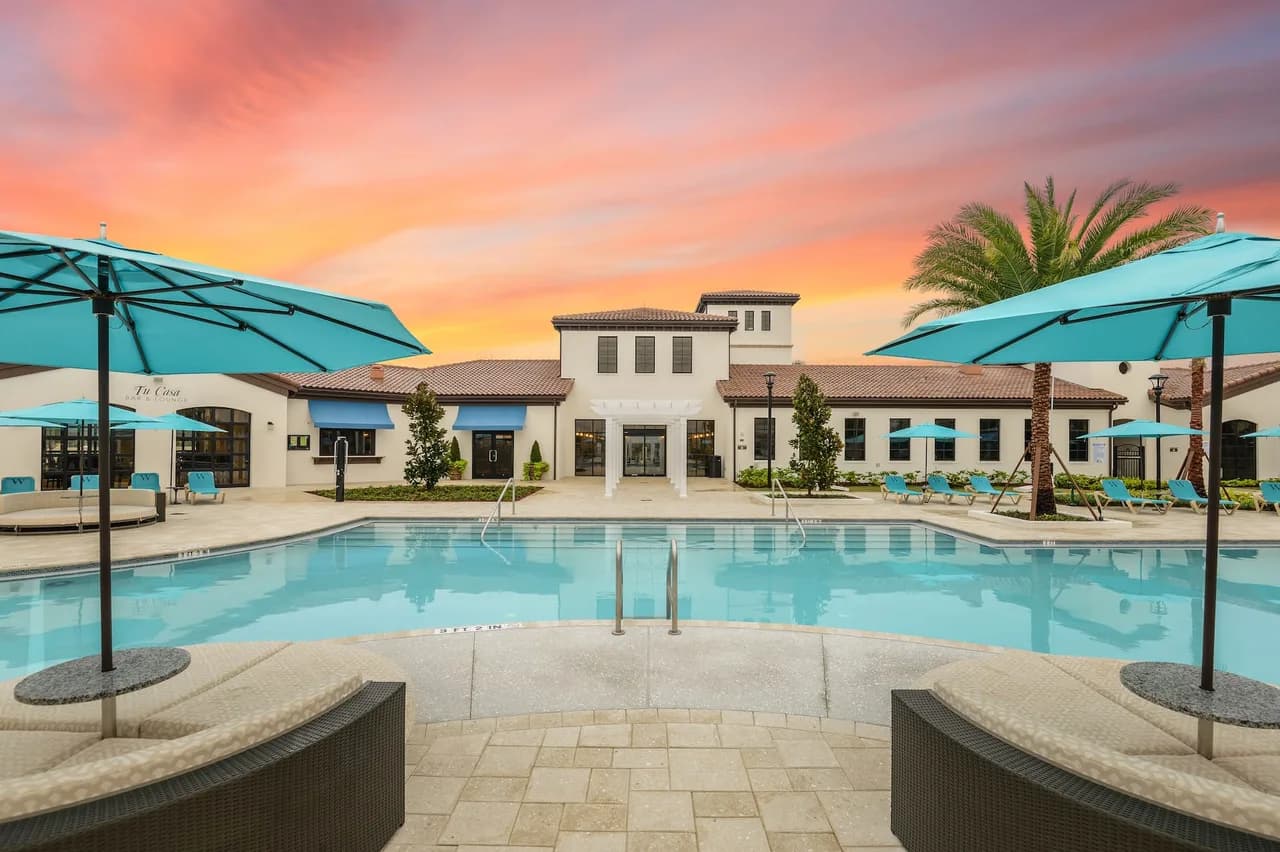 Group-Friendly Pool Villa in Four Corners Florida photo 5