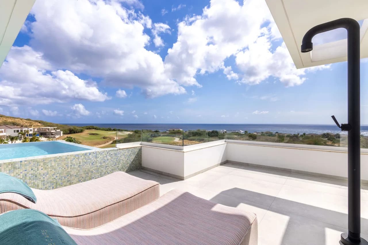 Beachfront Three Bedroom Villa in Sint Michiel photo 4