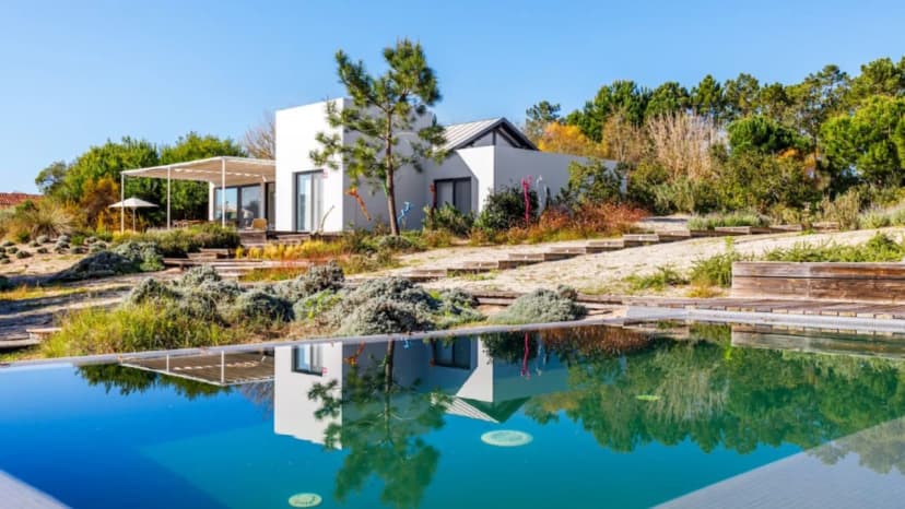 Poolside Paradise Villa Retreat in Carvalhal