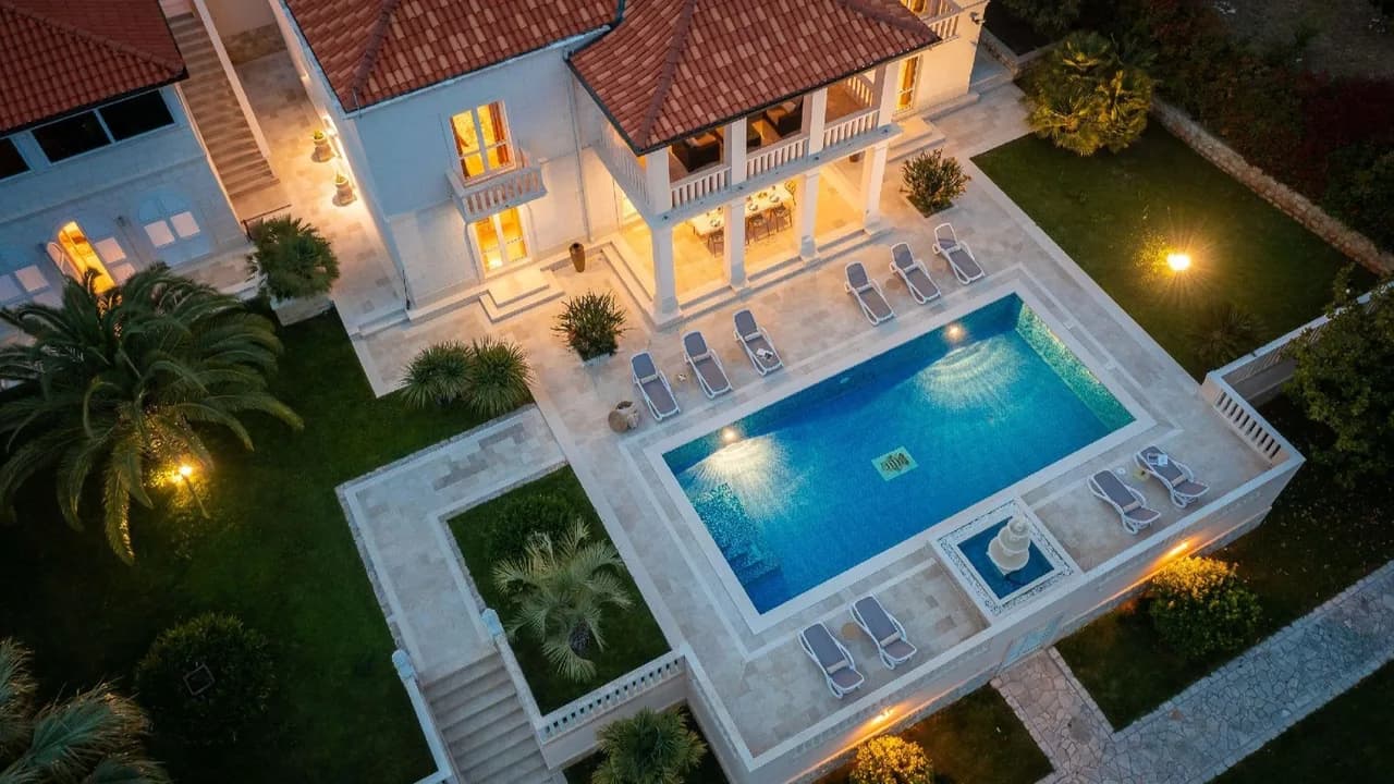 Exclusive Luxury Villa With Coastine View photo 3