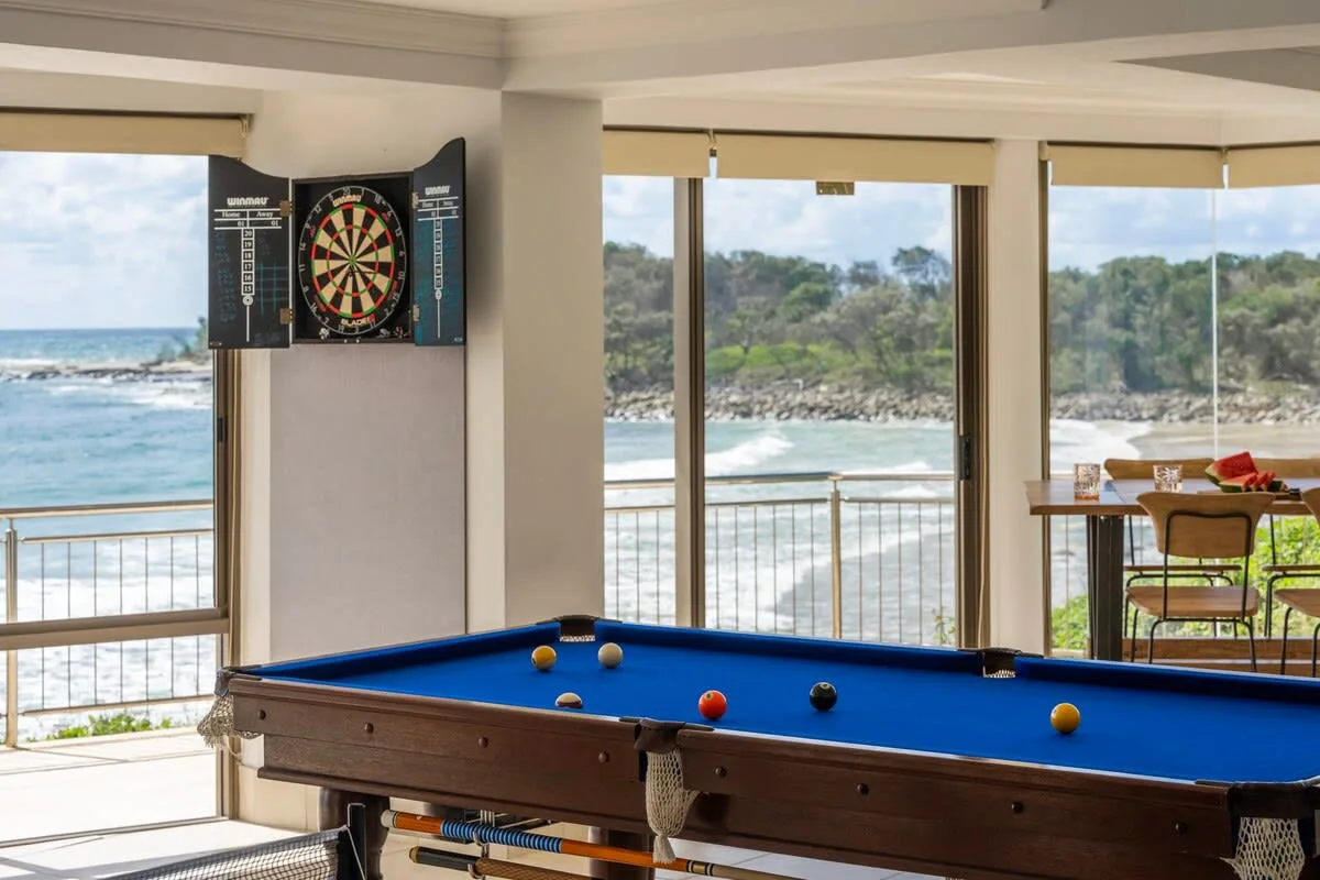 Absolute Oceanfront Four Bedroom Villa in Sydney photo 4