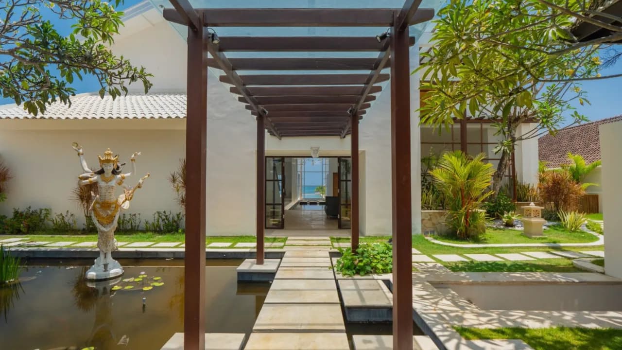 5BR Exquisite Haven of Tranquility in Ketewel photo 5