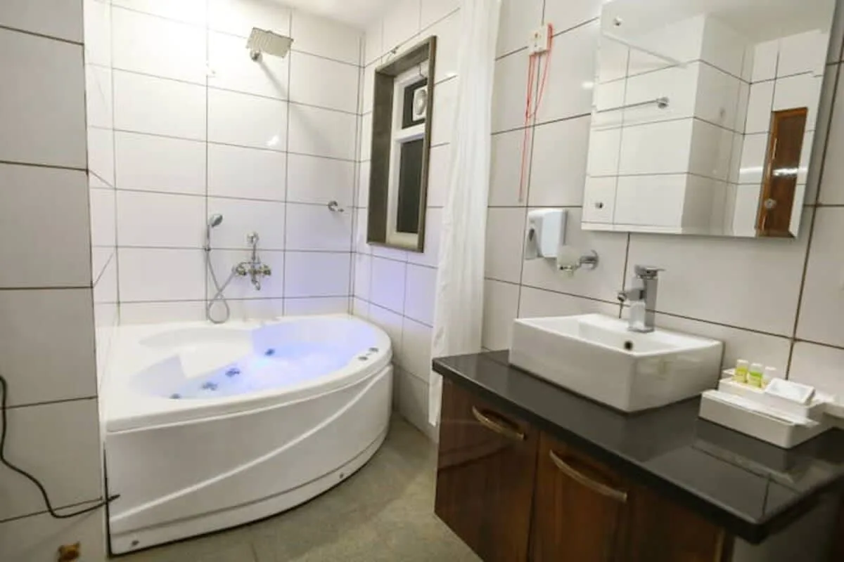 Jacuzzi-Penthouse with Garden in Gurgaon photo 3