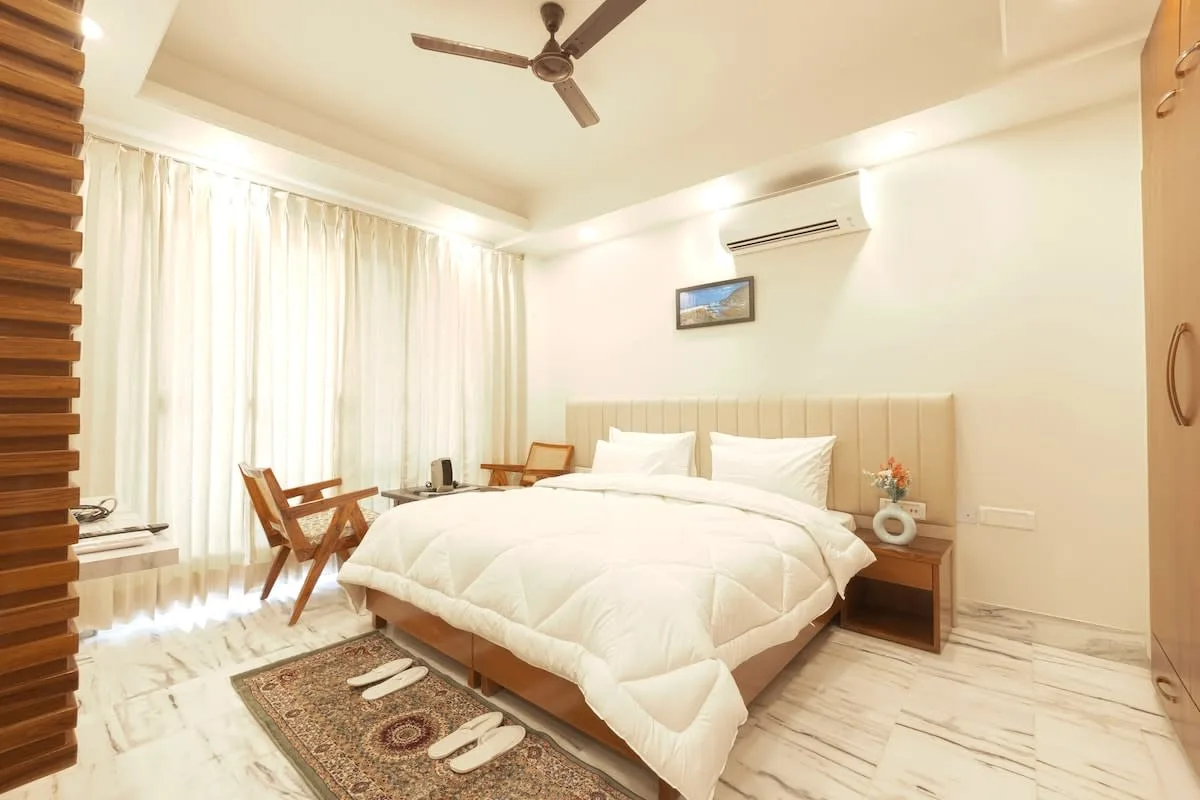 Modern Two Bedroom Retreat in Gurgaon photo 4