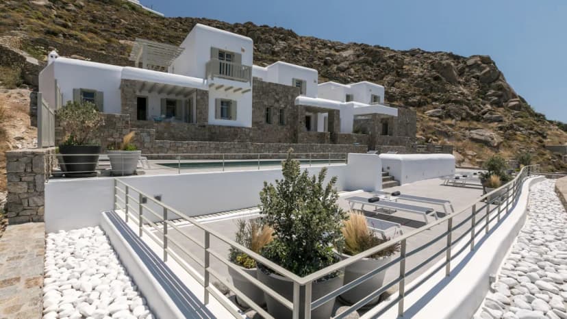 Discover Villa Mykonos Pool Bliss