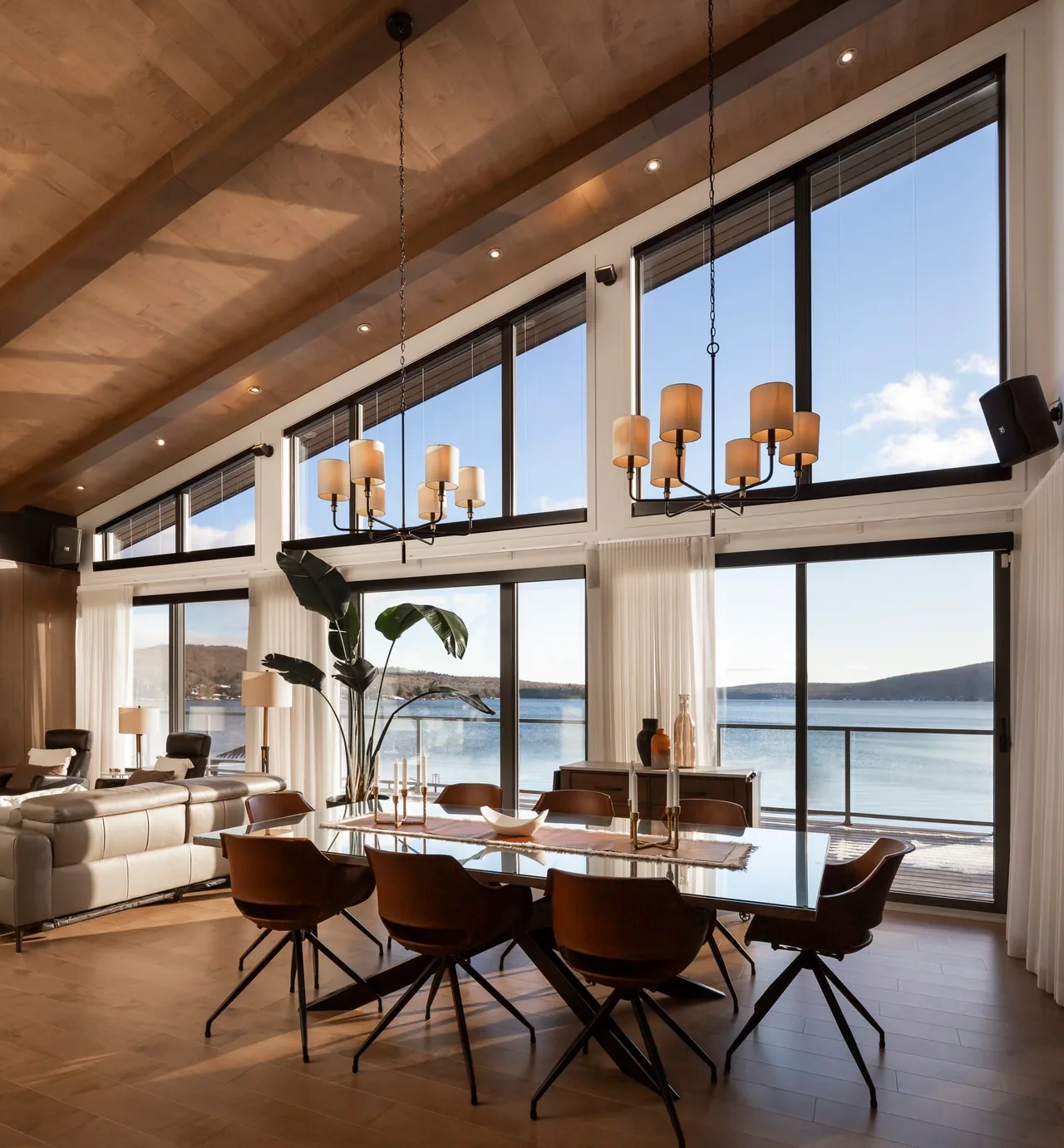 Lakeside Luxury Retreat With Spectacular Views photo 5