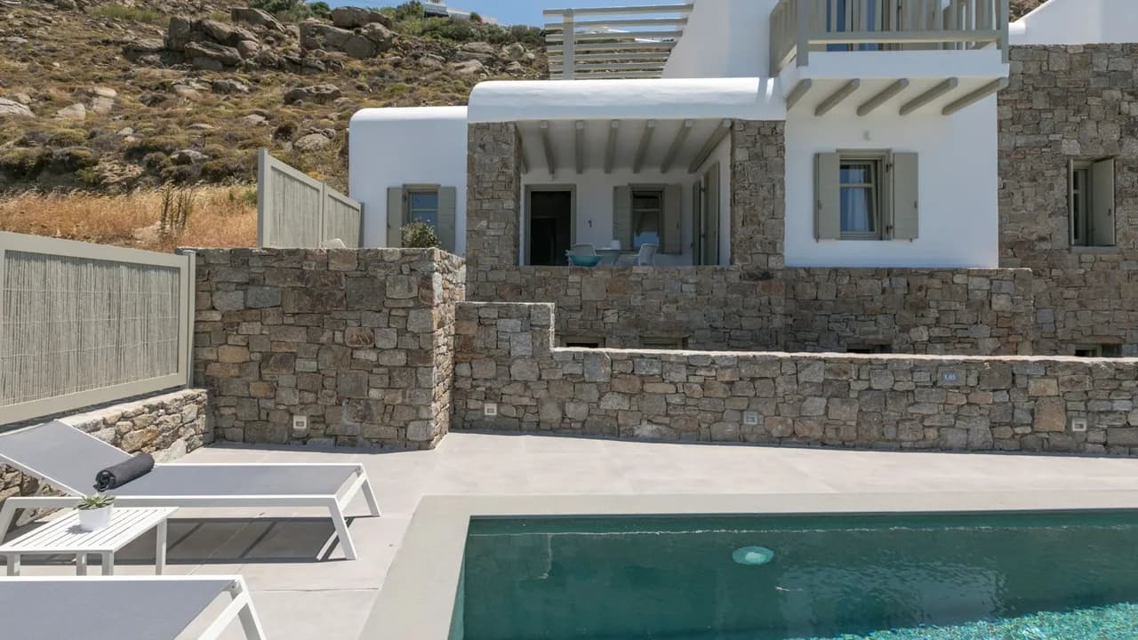 True Mykonian-style 3BR Villa in Tourlos photo 2