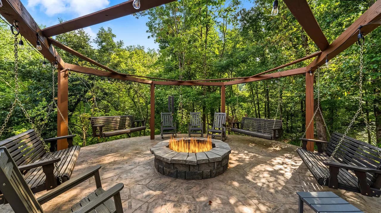 Indoor Pool Retreat in Smoky Mountains photo 4