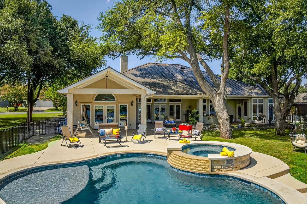 Family-Friendly Retreat in Kingsland Texas photo 2