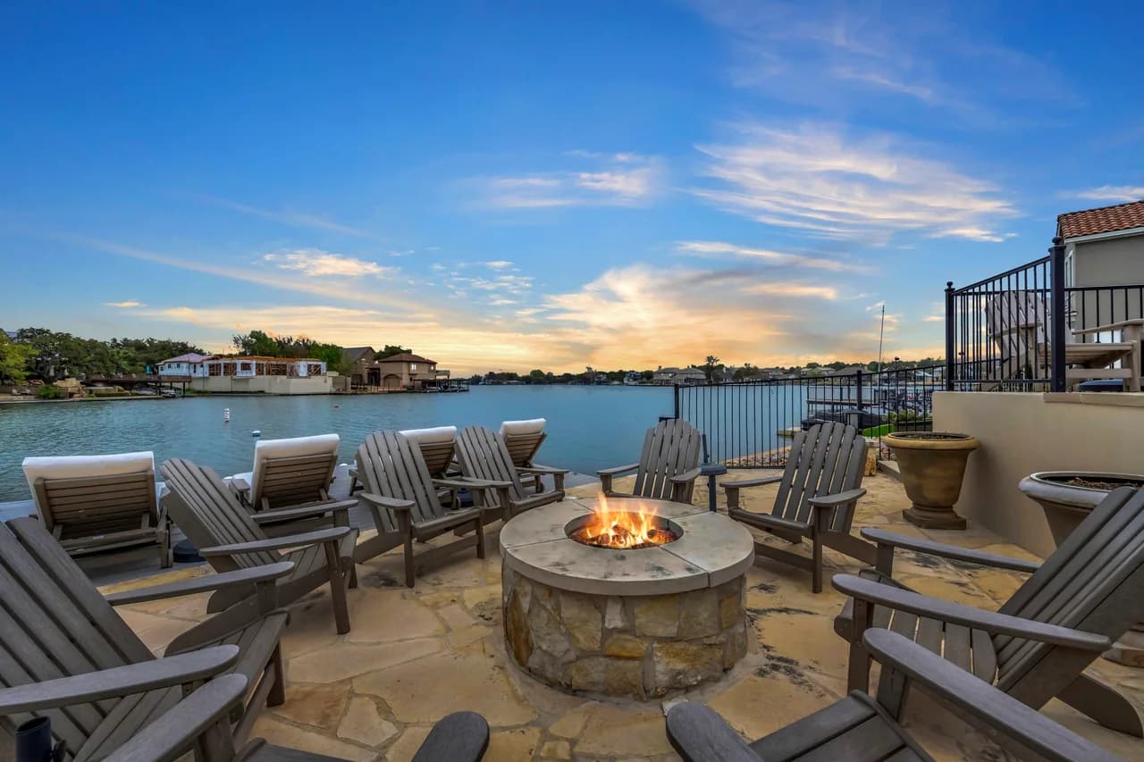 Luxury Lake House with Concierge in Horseshoe Bay photo 4