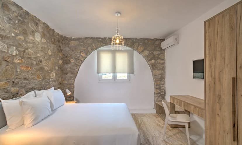 Charming Apartment W/ Traditional Stone Walls