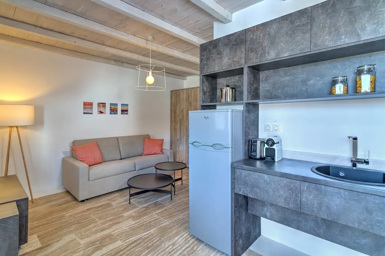 Charming Apartment W/ Traditional Stone Walls photo 2