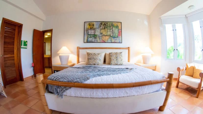 Beachfront Three-Bedroom Villa in Dorado