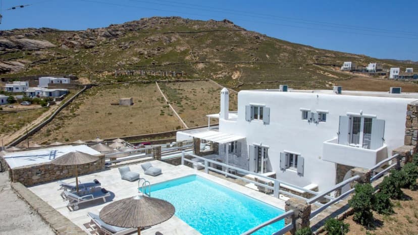 Poolside Luxury Tranquility Seclusion Elegance