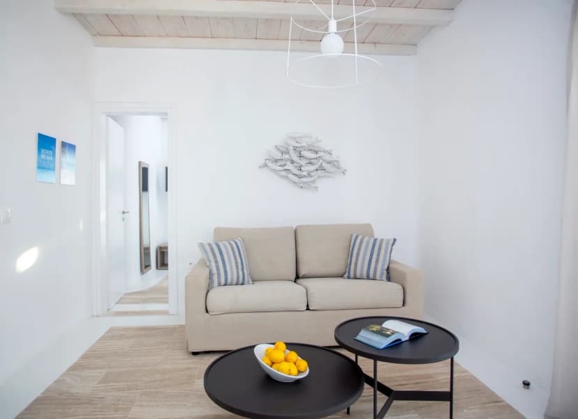 Elegant Suite With Living Room & Kitchenette