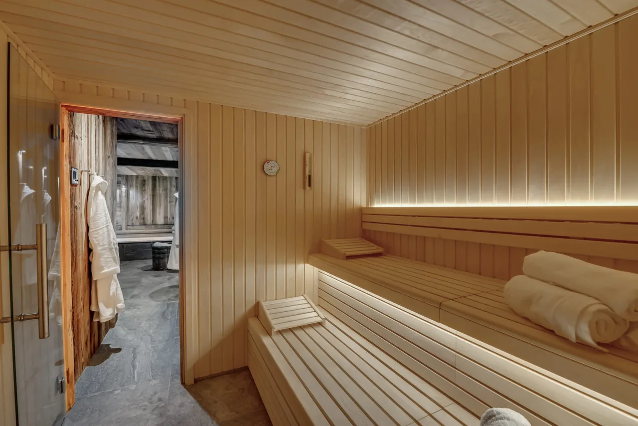 Modern Luxury Chalet Meets Alpine Charm photo 4