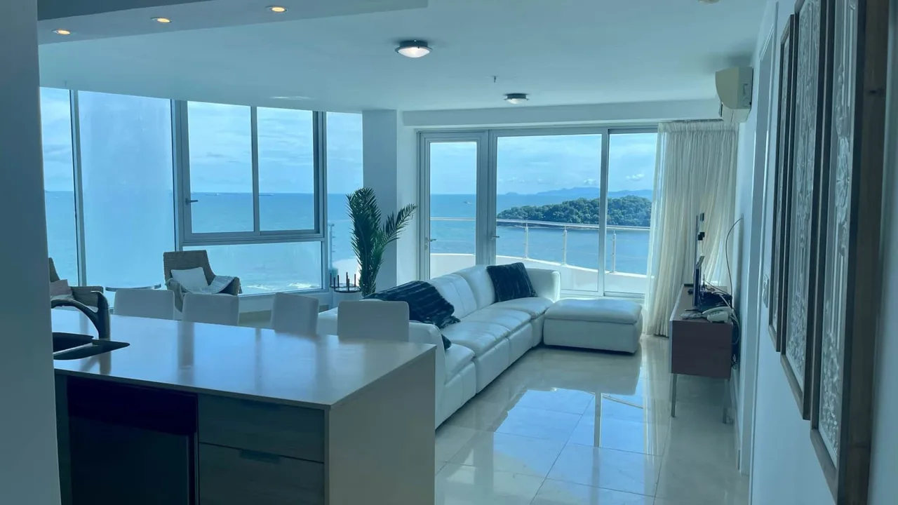 Tranquil Seaside Retreat With Rooftop Pool photo 2