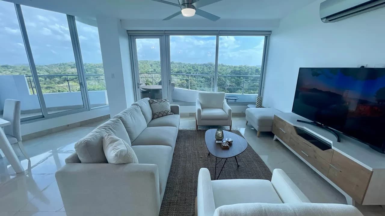 Luxurious Oceanview Getaway With Pool Access photo 2