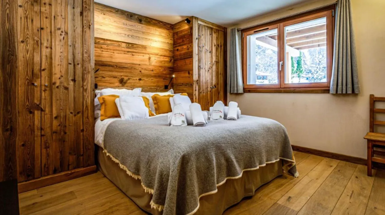 Magnificent Chalet with Sauna and Mont Blanc Views photo 3