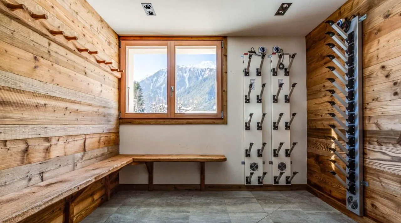 Magnificent Chalet with Sauna and Mont Blanc Views photo 4