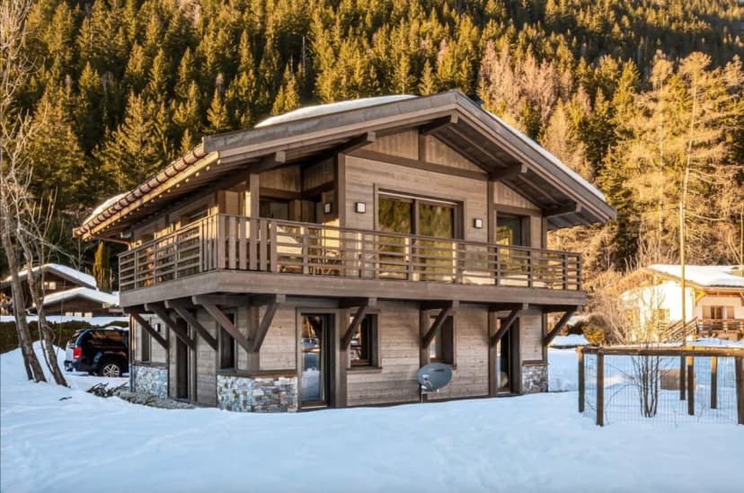 New Chalet with Ski Room in Quiet Valley