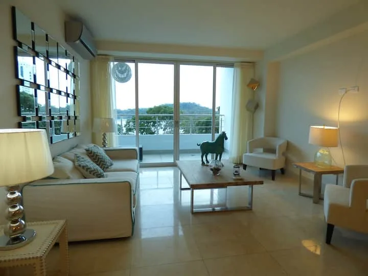 Beachfront Condo with Rooftop Pool