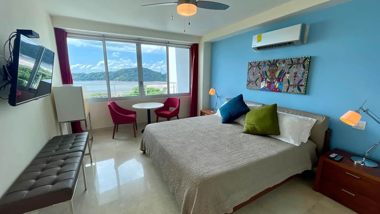 Incredible Oceanview Two-Bedroom Apartment photo 3