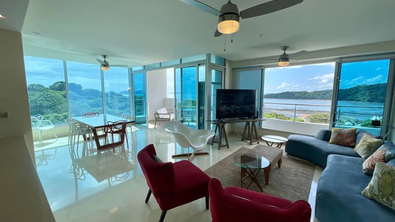 Incredible Oceanview Two-Bedroom Apartment photo 5