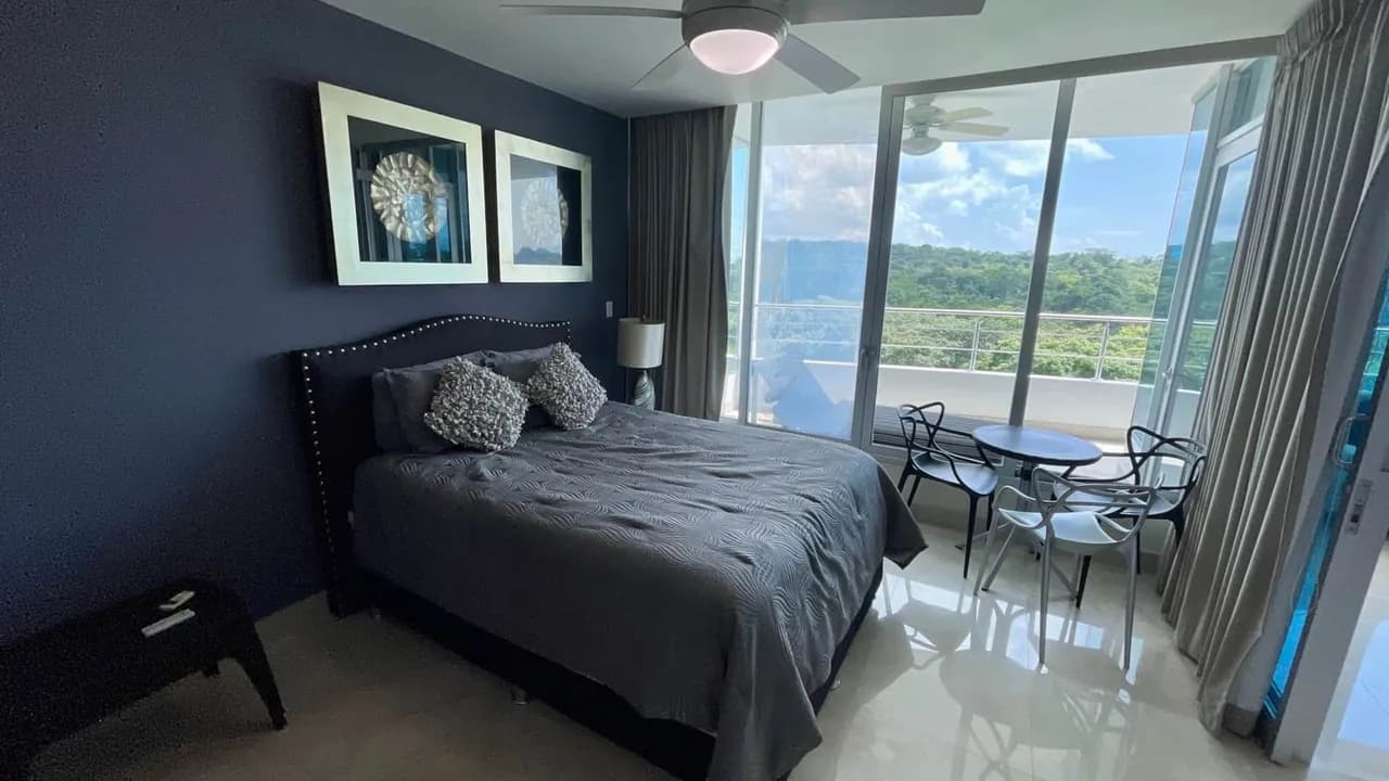 Luxury Two Bedroom Condo Near Beach photo 3