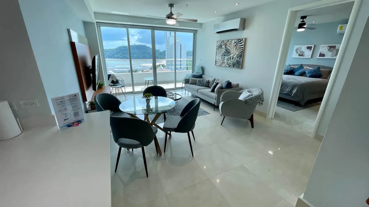 Lovely Two Bedroom Apartment with View of Sea