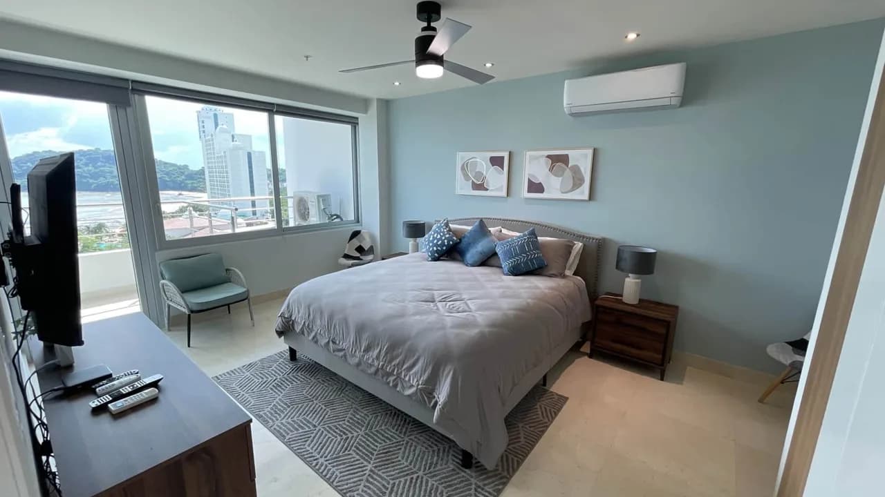 Lovely Two Bedroom Apartment with View of Sea photo 3