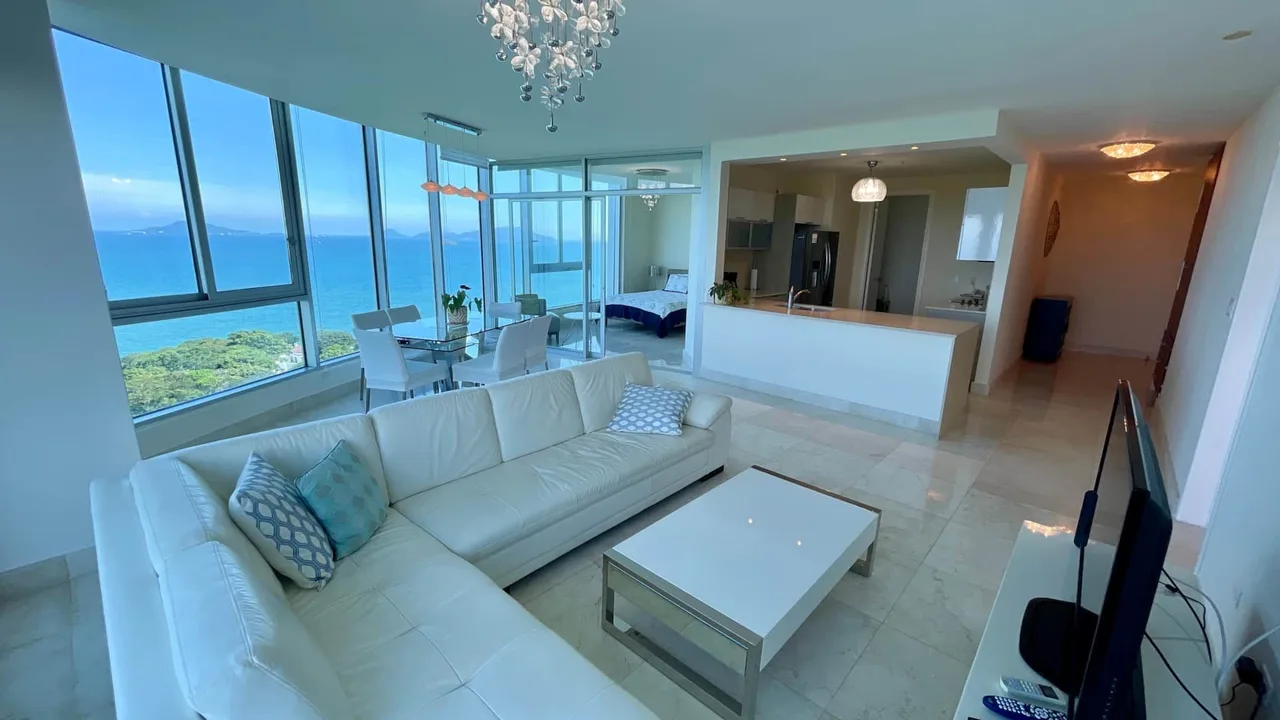 Breathtaking 2BR Oceanview Apartment With Jacuzzi photo 5