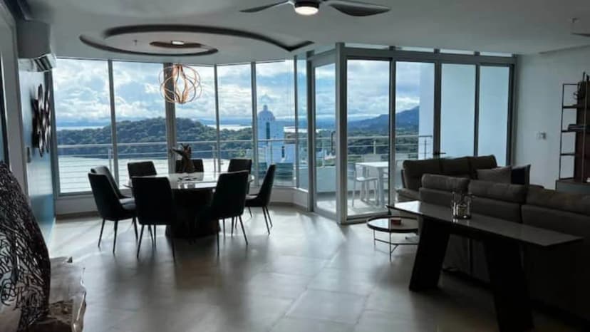 Spectacular Penthouse in Panama With Oceanview