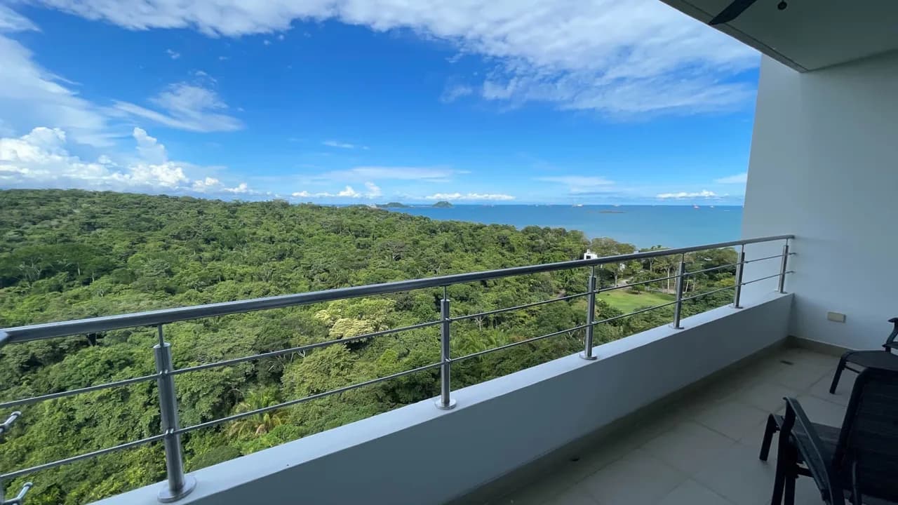 Luxury Apartment With Rooftop Pool & Beach Access photo 2
