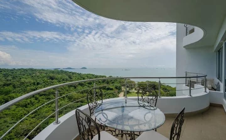 Apartment with Spectacular Ocean & Jungle Views photo 3