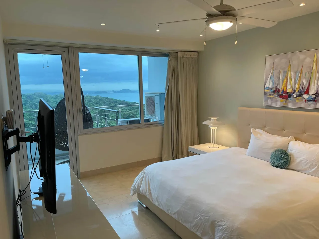 Apartment With Rooftop Pool in Playa Bonita photo 5