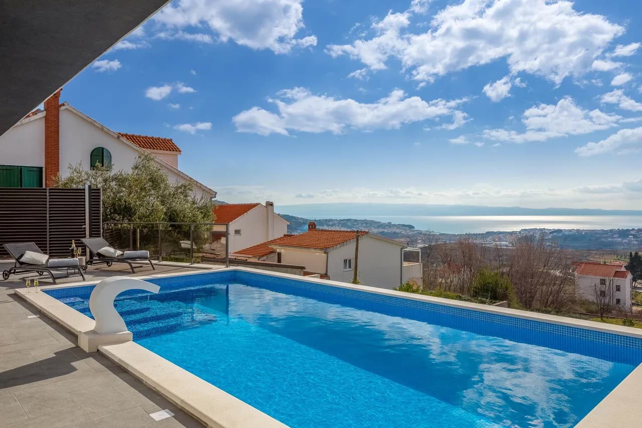 Croatian Coastal Getaway With Pool And Jacuzzi photo 5