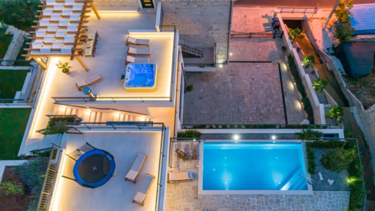 Beautiful 6BR Villa With Infinity Pool And Jacuzzi photo 5